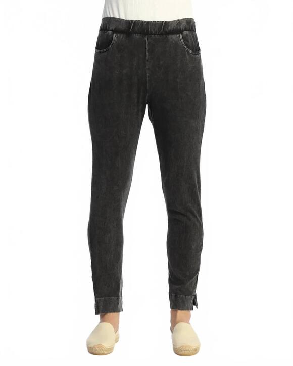 JESS & JANE Pants - NEW JESS & JANE mineral washed slim pant in black